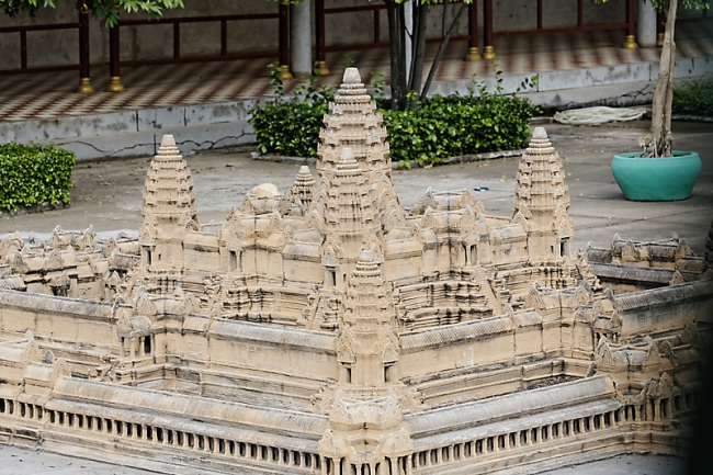 Phnom Penh-Pagode d'argent-056